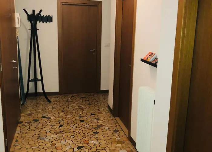 Al Cinema Italia בית הארחה